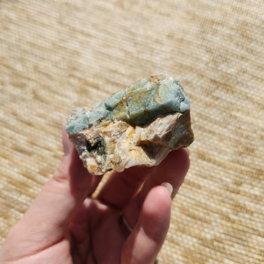 Aquamarine on Matrix Rough 86g