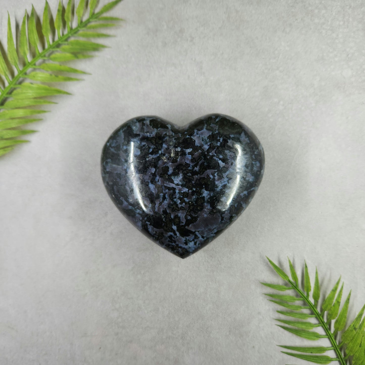 Indigo Gabbro Heart 359g