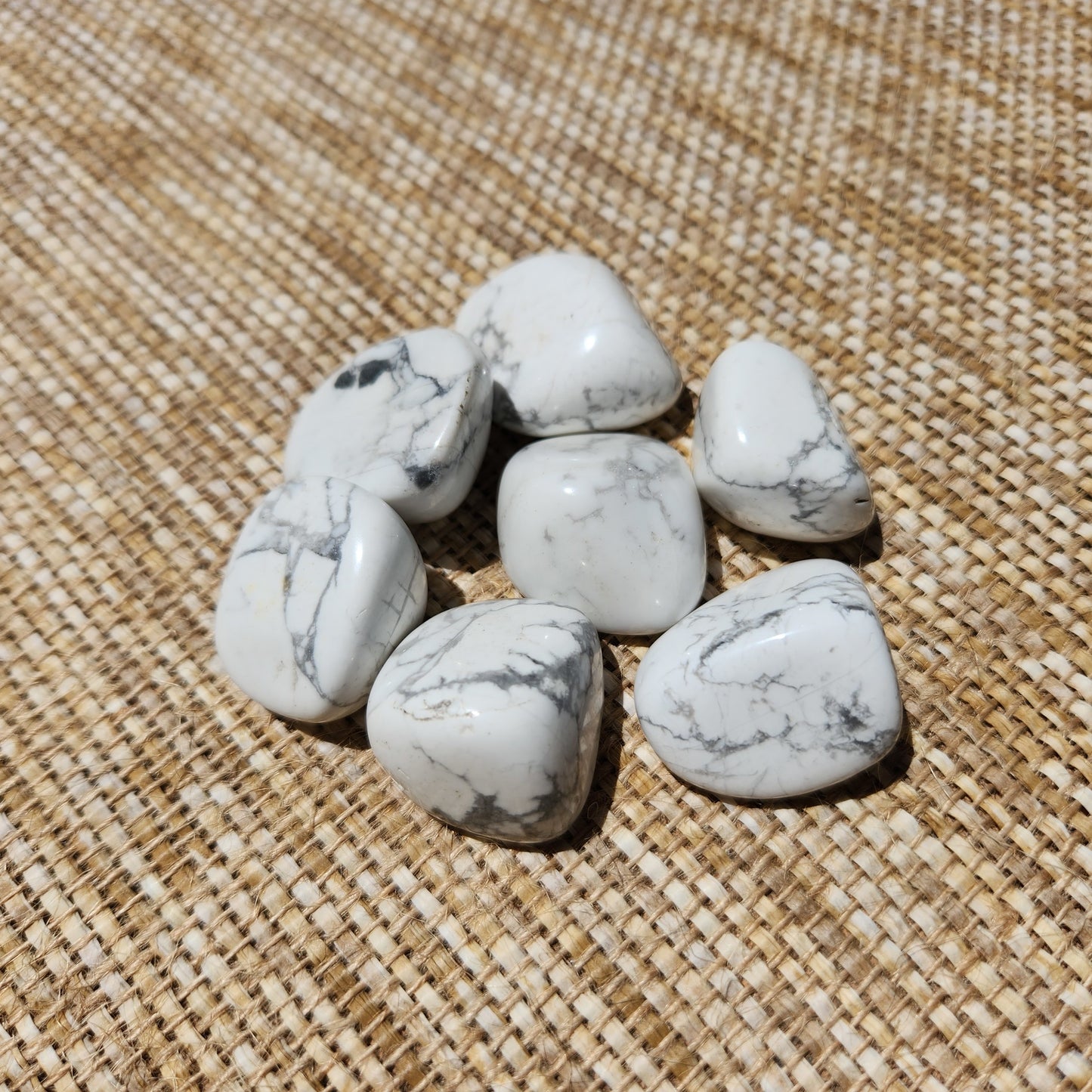 Howlite Tumble