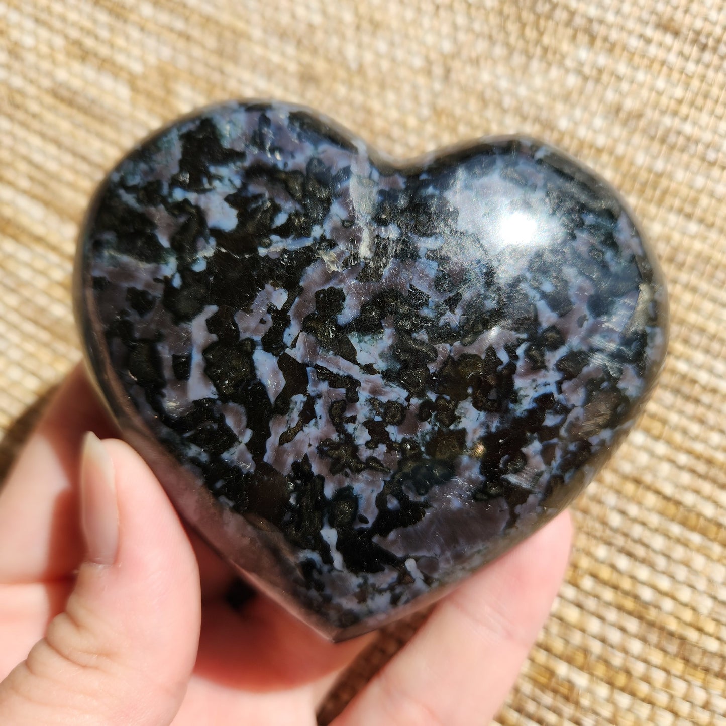 Indigo Gabbro Heart 359g