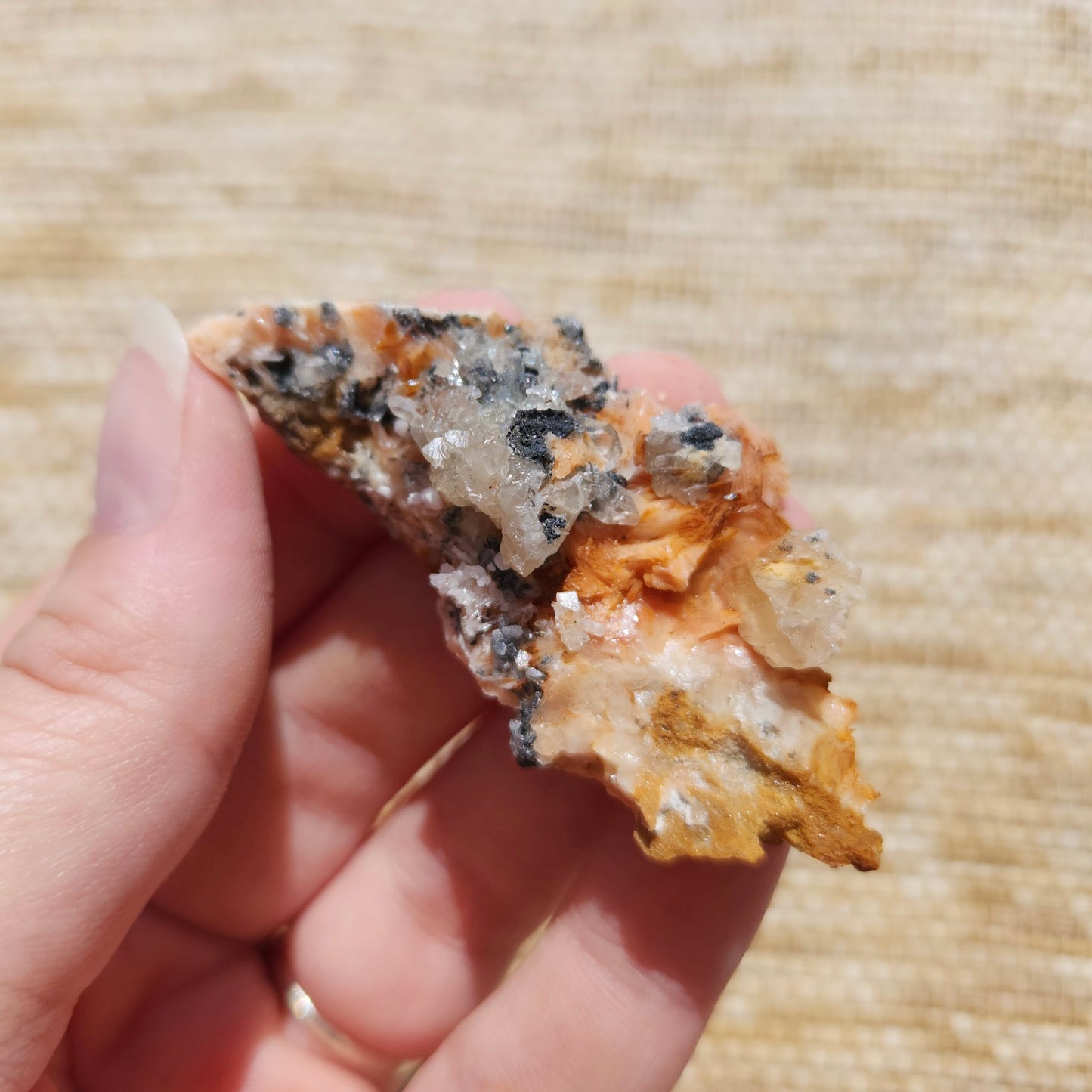 Cerussite on Barite 31g
