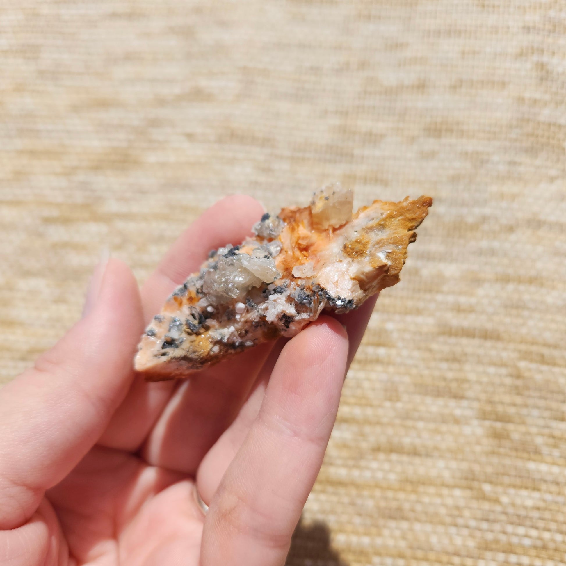 Cerussite on Barite 31g