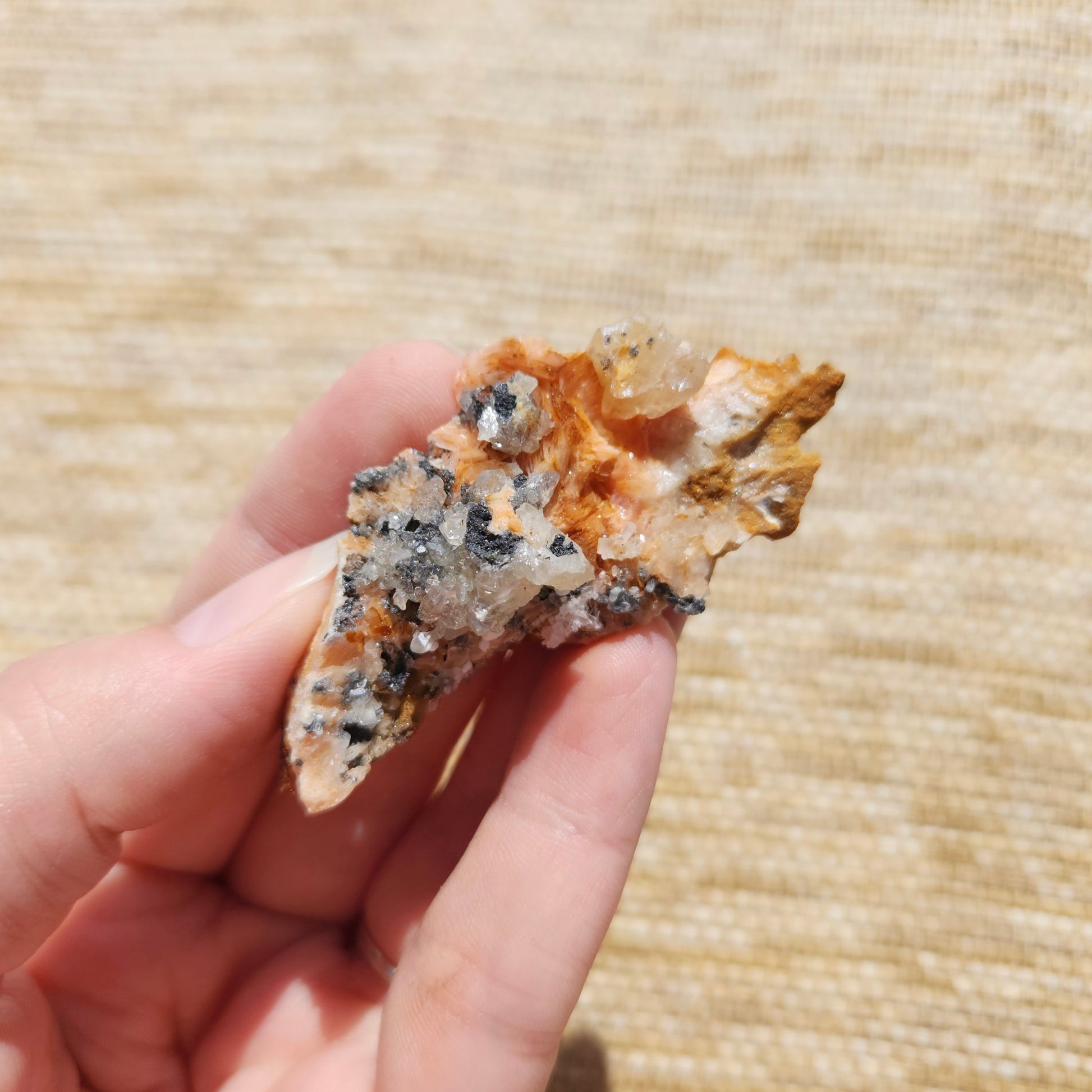 Cerussite on Barite 31g