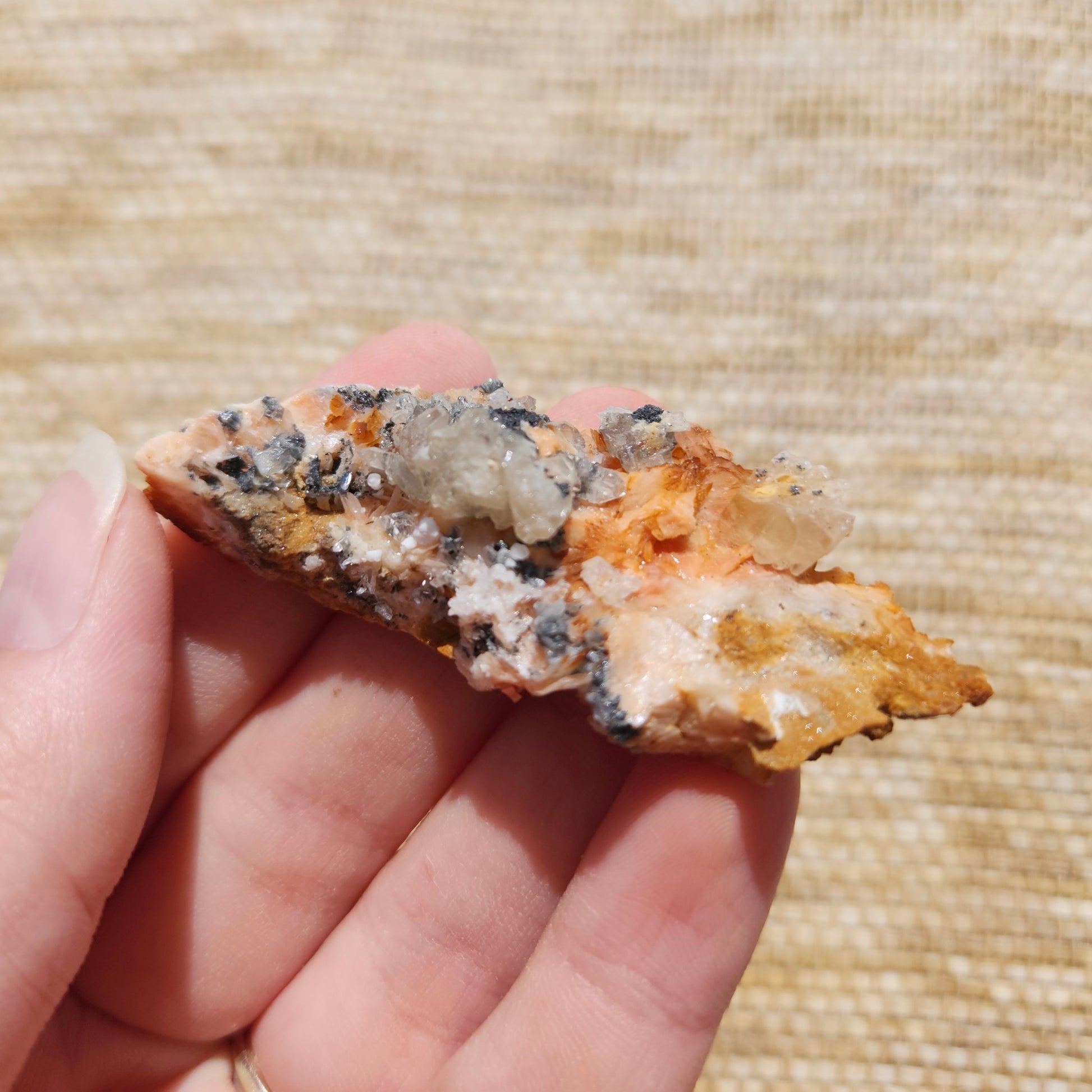 Cerussite on Barite 31g