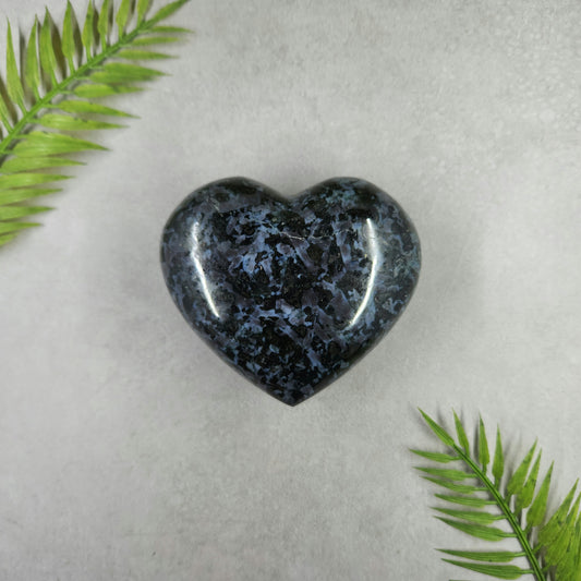 Indigo Gabbro Heart 359g