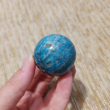 Apatite Sphere 3.5cm