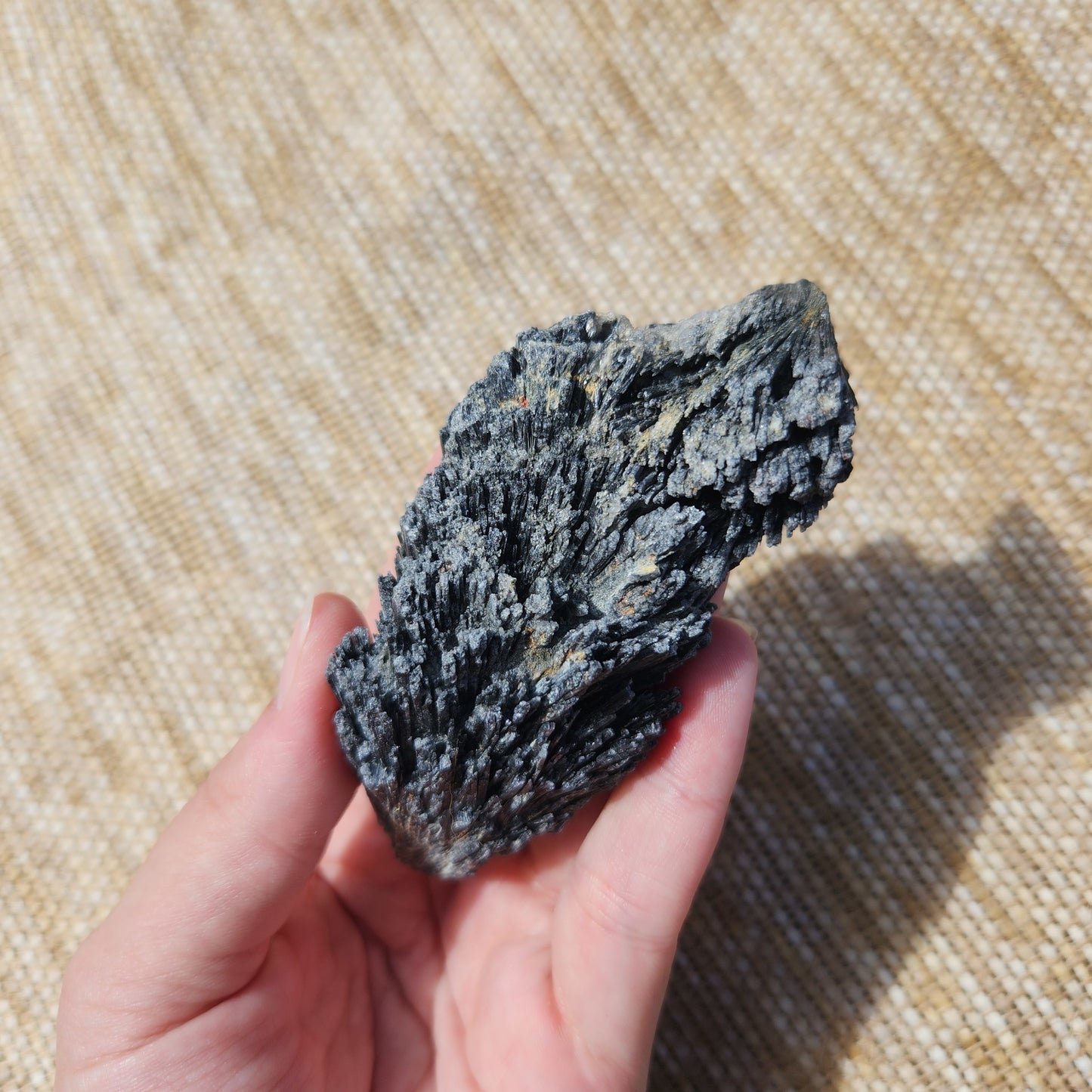 Black Kyanite 155g